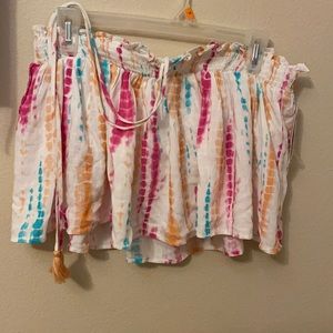 BRAND NEW NEVER WORN!! Cute two-piece crop top w/ shorts set!